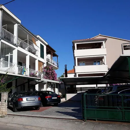 Diana Biograd Na Moru